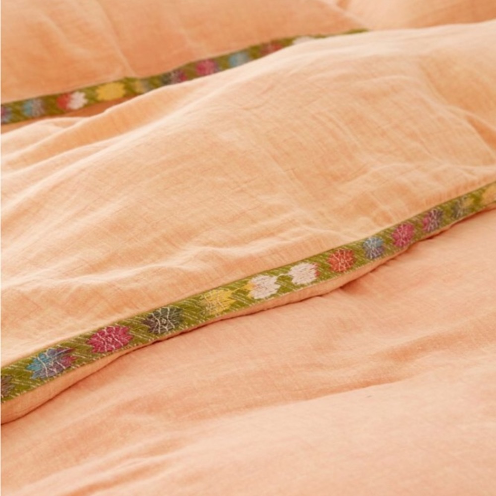 Urban Outfitters Full/Queen Duvet Cover. New with tags.